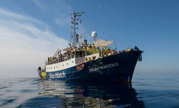 Assalto armato libico alla Sea-Whatch in acque internazionali. La prima risposta dall'Italia: 